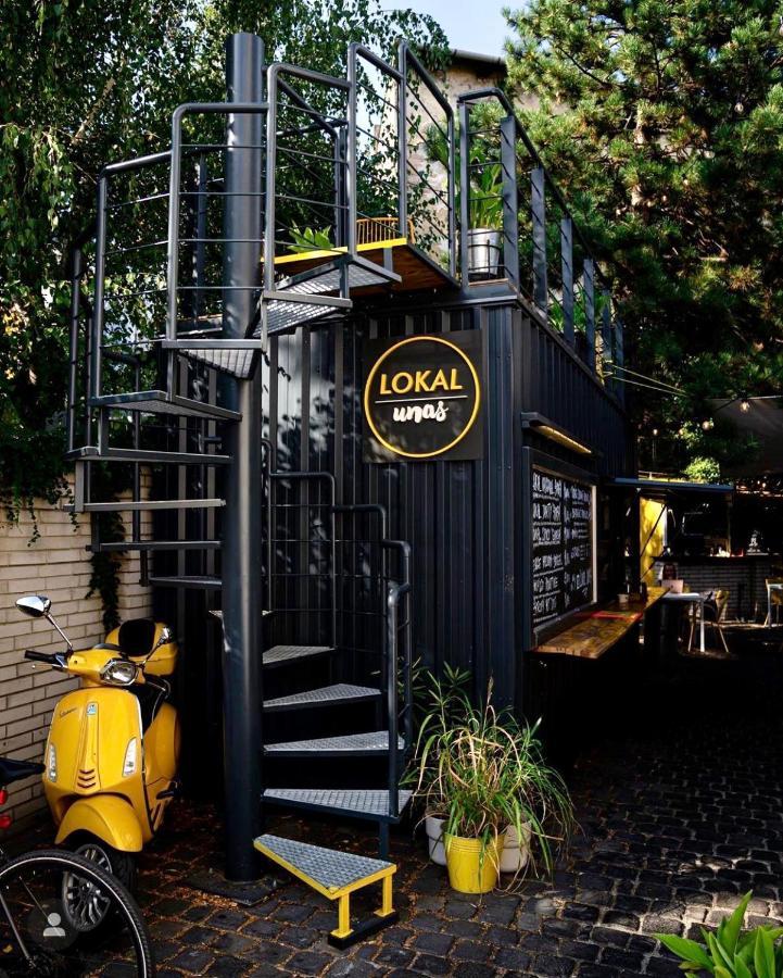 Street Food Possonium Apartments Bratislava Exterior foto
