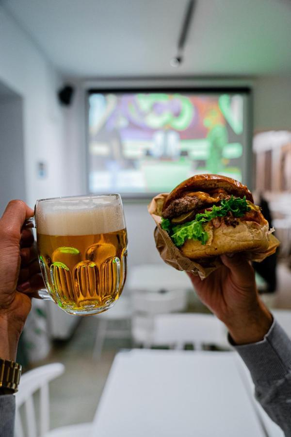 Street Food Possonium Apartments Bratislava Exterior foto