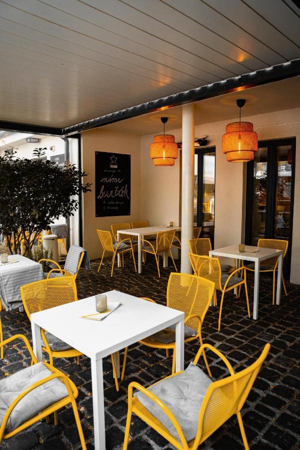 Street Food Possonium Apartments Bratislava Exterior foto