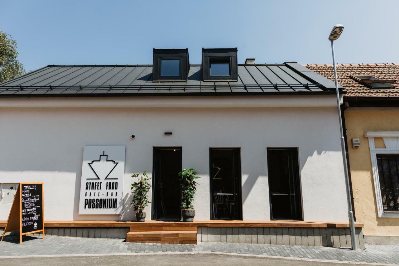 Street Food Possonium Apartments Bratislava Exterior foto