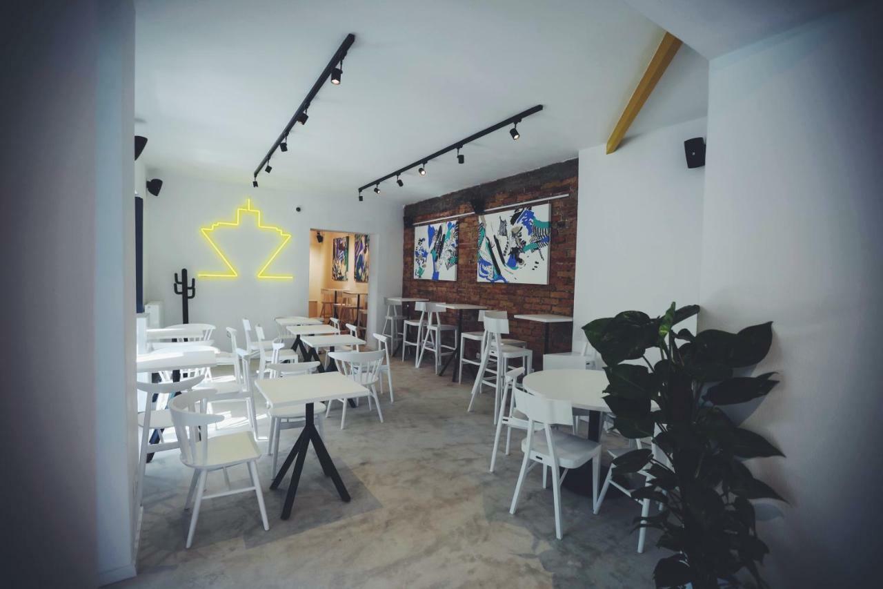 Street Food Possonium Apartments Bratislava Exterior foto
