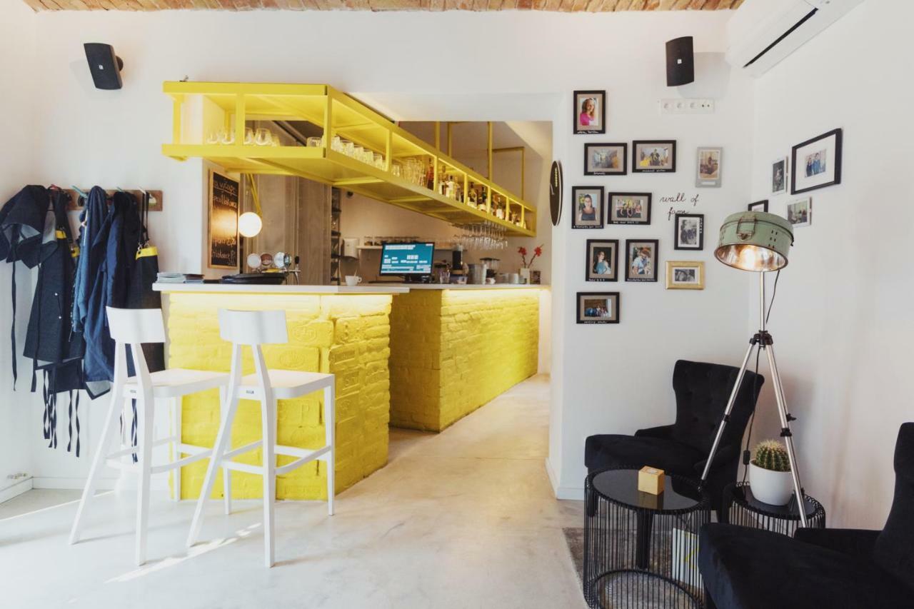 Street Food Possonium Apartments Bratislava Exterior foto